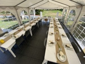 Table repas de mariage sur la terrasse couverte - Jard sur mer