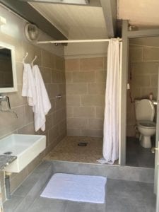 Sanitaire campeur - Douche toilettes - Résidence Romaric - Camping car - Jard-sur-Mer - Vendée