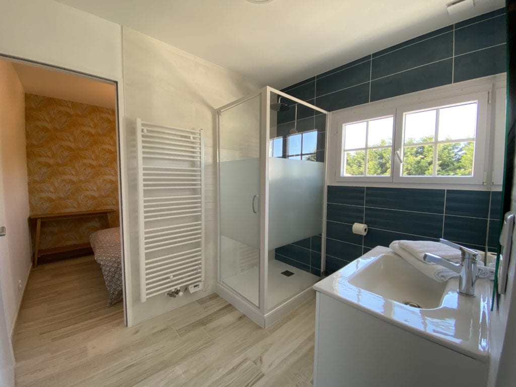 Location appartement Jard-sur-Mer Vendée chambre/salon lit équipé salle de bain vacances été famille groupe amis